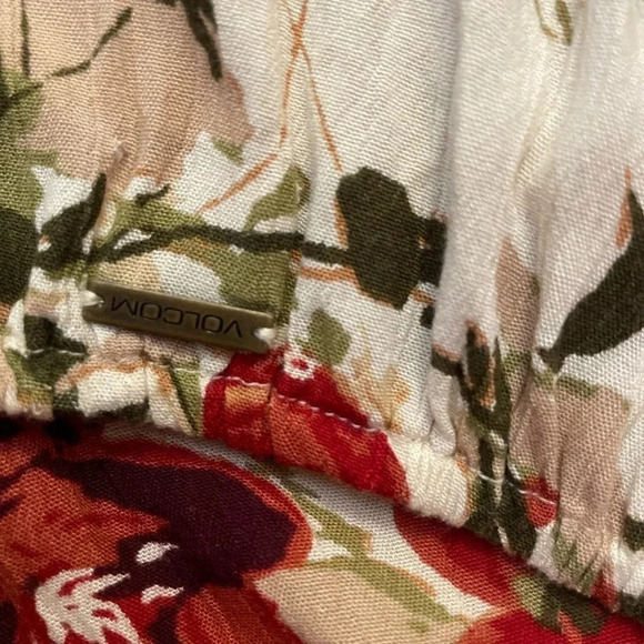 Volcom “SHELLO DRESS”
macramé top spaghetti straps ruffle hem floral boho L - Picture 9 of 15